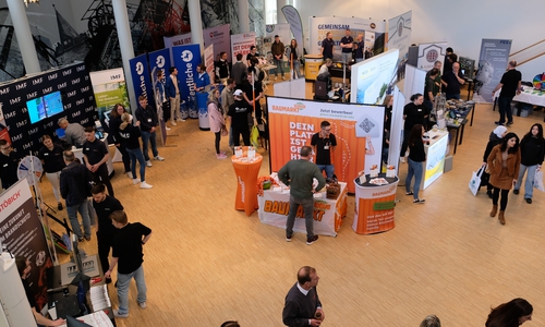 Im kommenden Jahr will der Landkreis bei der Berufsorientierung mit einem neuen Messekonzept punkten. Die #TschüssSchule wird es in ihrer bisherigen Form nicht mehr geben. In diesem Jahr wurde diese Messe noch im Kreishaus veranstaltet.