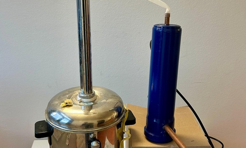 Sichergestelltes Destillationsgerät (Archiv)