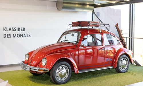 40 Jahre  Samtroter Sonderkäfer: Das vorletzte Käfer Sondermodell für den deutschen Markt ist im Dezember als Klassiker des Monats im Zeithaus der Autostadt in Wolfsburg zu sehen.
