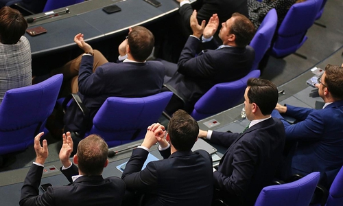 Unionsfraktion reagiert auf Abstimmung zum Rentenpaket am 05.12.2025