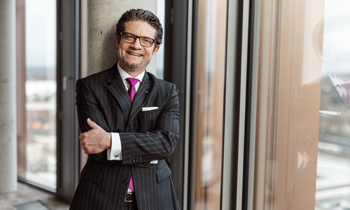 Carsten Ueberschär wird zum 1. Januar 2026 Vorstandsmitglied der Volksbank BRAWO. 