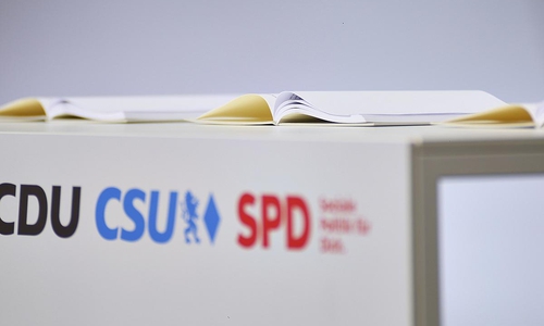 Unterzeichnung Koalitionsvertrag zwischen CDU, CSU und SPD (Archiv)