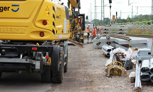 Bauarbeiten an der Bahnstrecke Halle (Saale) - Leipzig bei Kanena (Archiv)