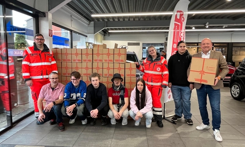 Zahlreiche Pakete wurden für den Johanniter-Weihnachtstrucker gepackt.
