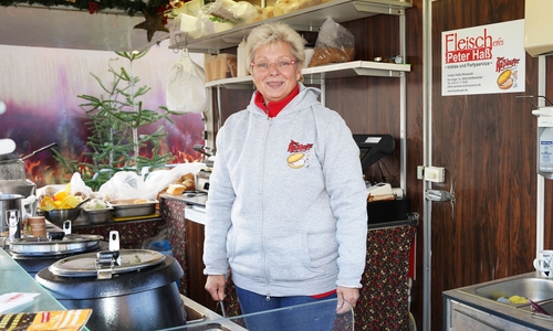 Auch Barbara Haß gefällt es auf dem Schloßplatz.
