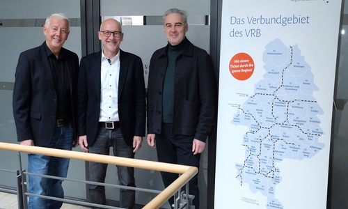 Die bisherigen Geschäftsführer Jörg Reincke (links) und Ralf Sygusch (rechts) mit dem Neuen Stefan Bartels.