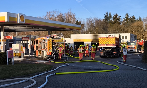 Die Spuren des Brandes sind deutlich zu sehen.