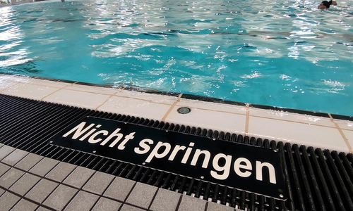 Schwimmbad (Archiv)