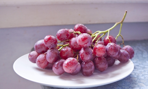 Zu jedem der zwölf Glockenschläge muss eine Weintraube verspeist werden.