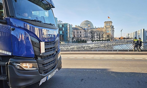 Polizei im Regierungsviertel am 15.12.2025