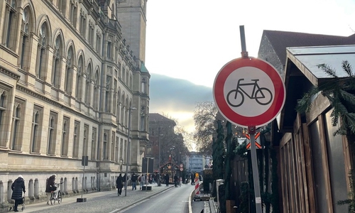 Am Dienstagvormittag führten Beamte des Polizeikommissariats Mitte Verkehrskontrollen in der Innenstadt durch.