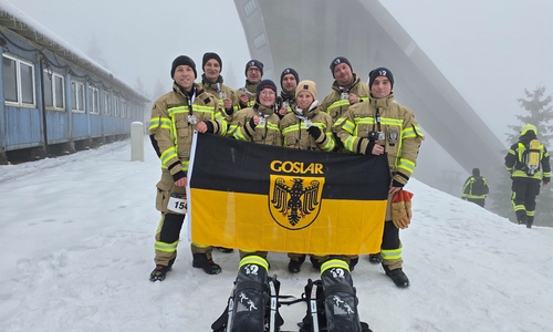 Die Feuerwehr Goslar stellte sich erneut der besonderen Herausforderung des X-Mas Stairruns in Oberhof.