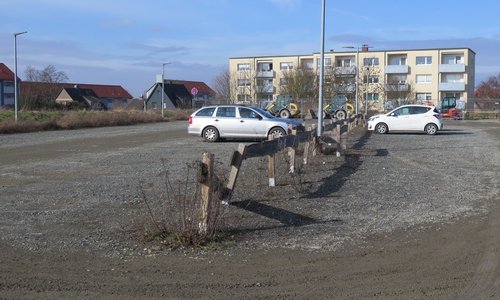 Der provisorische Parkplatz an der Ackerstraße in Wolfenbüttel wird zurückgebaut.