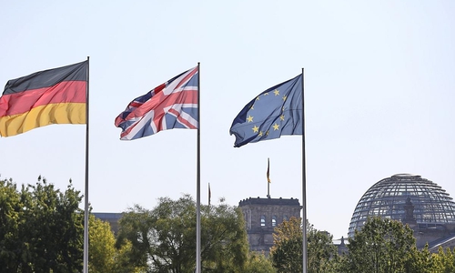 Fahnen von Deutschland, Großbritannien, EU (Archiv)