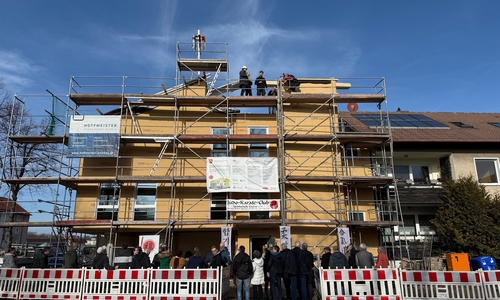 Die Stadt Goslar unterstützt die Modernisierung des Dojos der Judo-Karate-Club Sportschule Goslar e. V. mit gut 300.000 Euro. Nach dem Spatenstich Mitte Juni des letzten Jahres konnte kürzlich das Richtfest gefeiert werden.