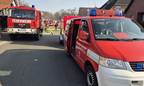 Der Haydnweg war voller Einsatzfahrzeuge.