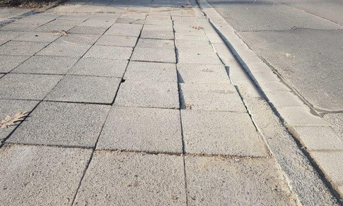 Ein Gehweg der Lüneburgstraße.