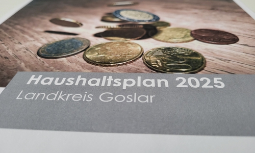 Der Haushaltsplan für das Jahr 2025 wurde seitens der Kommunalaufsicht des Landes Niedersachsen ohne Beanstandung genehmigt. 