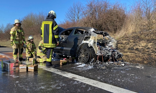 Der Porsche wurde zerstört.