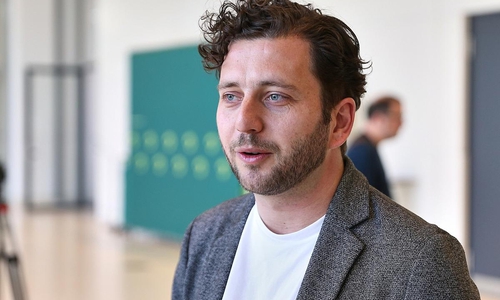 Felix Banaszak am 17.03.2025