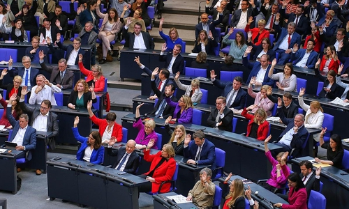 Linke und SPD bei einer Abstimmung im Bundestag (Archiv)