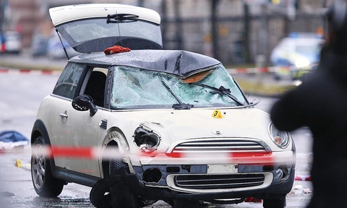 Auto fährt in München in Menschenmenge (Archiv)