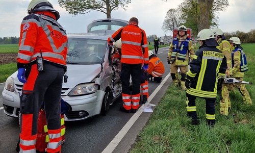 Der Golf wurde auf der Fahrerseite getroffen.