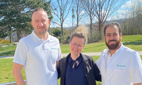 Die Fachärzte Dr. med. Yuri Piatrou (l.) und Ahmed Mowina  mit Sophia Arbogast, kaufmännische Leiterin und Prokuristin der Asklepios MVZ Niedersachsen GmbH.