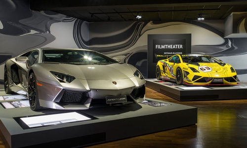 Die beiden Modelle Aventador und Gallardo Squadra aus Italien.