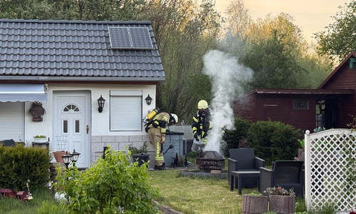 Die Feuerwehr wurde zu einem Einsatz in einen Kleingartenverein in Flechtorf gerufen. 