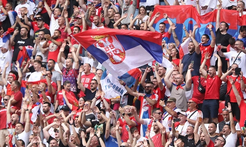 Serbische Fans (Archiv)
