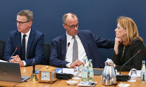 Carsten Linnemann, Friedrich Merz, Karin Prien (Archiv)