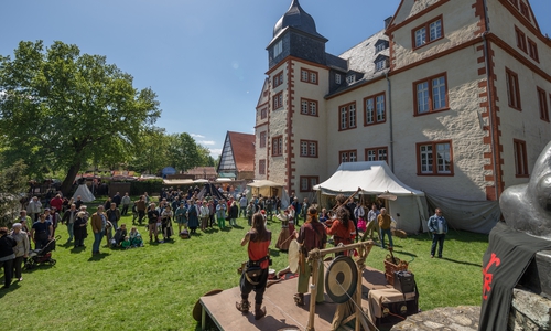 Am Muttertagswochenende findet wieder das traditionelle Museumsfest am Schloss Salder statt.