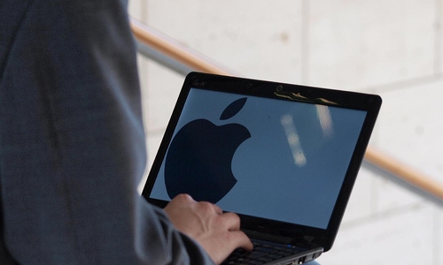 Apple-Logo auf einem Computer (Archiv)
