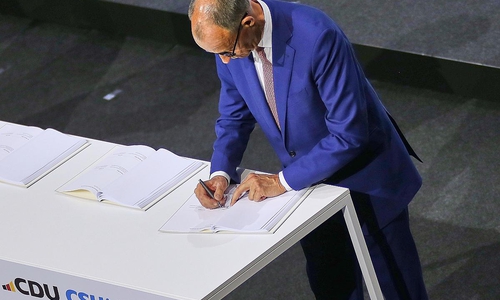 Friedrich Merz bei Unterzeichnung des Koalitionsvertrag am 05.05.2025