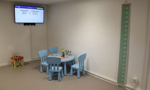 Für Kinder gibt es eine große Spielecke.