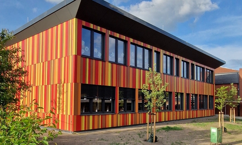 Die Außenansicht des Erweiterungsbaus.