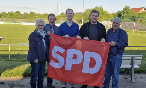 Brigitte Militschenko, Michael Malcharek, Dr. Alexander Ecke, Tom Ludwig (Abteilungsvorsitzender) und Muzaffer Perik (Ortsvereinsvorsitzender). Es fehlen Sabine Reinecke und Michaela Malcharek.