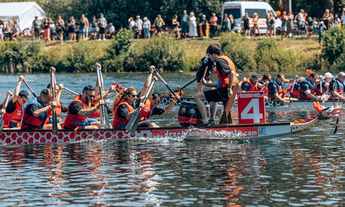 Am 22. Juni findet der Helios-Drachenbootcup statt.