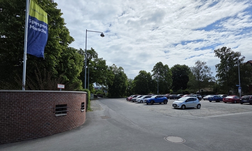 Der Parkplatz Friedrich-Ludwig-Jahn-Platz spielt bei den Plänen der Stadt eine wichtige Rolle.