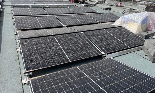 Verschmutzte PV-Module können den Sonnenstrom bremsen.