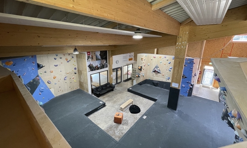Braunlager Boulderhalle Bodebloc Innenansicht.