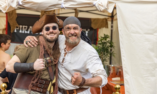 Der Heide Park feiert das erste große Piratenfest. 