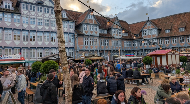 Maifest: Wolfenbüttel feiert den Frühling mit Kunst und Genuss