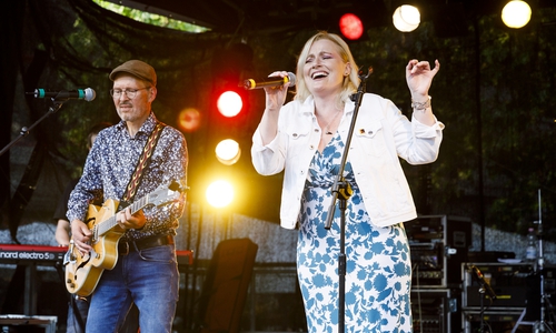 Betty and the Fizz Oblong Quartet auf der Hauptbühne auf dem Schlossplatz während der Kulturnacht 2024. 