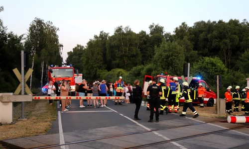 Am Samstag wurde die Feuerwehr auf die Bahnstrecke bei Neudorf-Platendorf gerufen.
