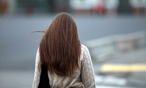 Frau mit braunem Haar (Archiv)