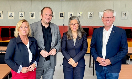 Dunja Kreiser, Sebastian Roloff (wirtschaftspolitischer Sprecher), Dr. Nina Scheer (energiepolitische Sprecherin), Helmut Kleebank (stellvertretender energiepolitischer Sprecher)