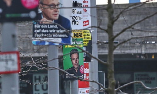 Wahlplakate zur Bundestagswahl (Archiv)