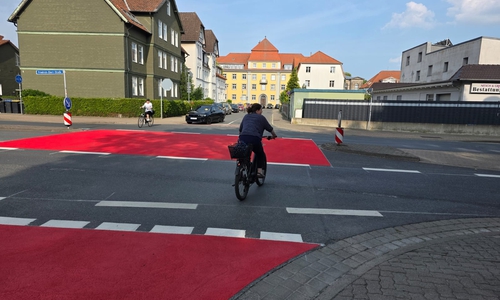 In der Schützenstraße entsteht dieser Tage Wolfenbüttels erste Fahrradzone. Eine Verlängerung Richtung Innenstadt in vom Tisch.